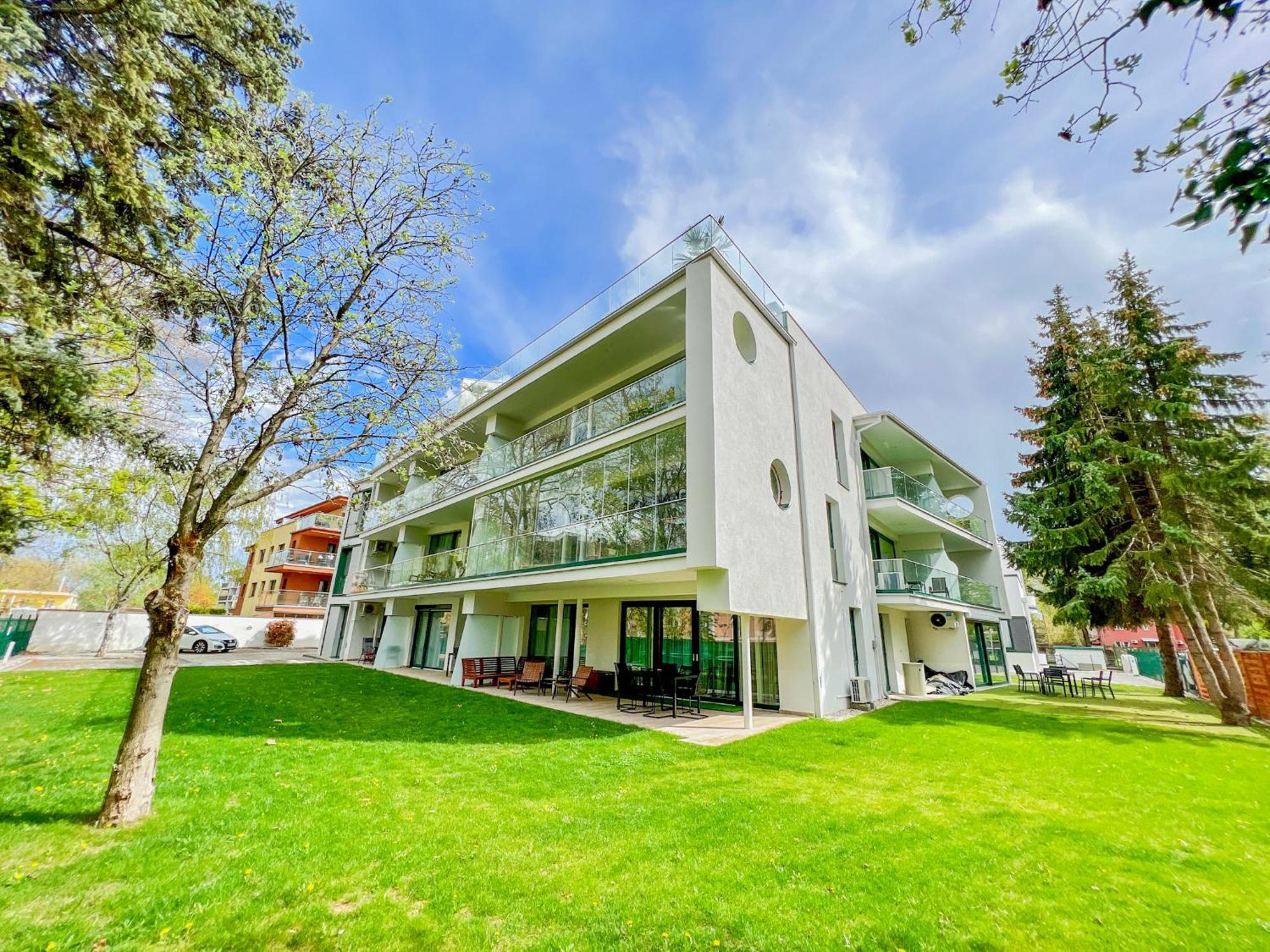 Villa Bauhaus Wellness Apartments 207 - Petiteplage Шіофок Екстер'єр фото